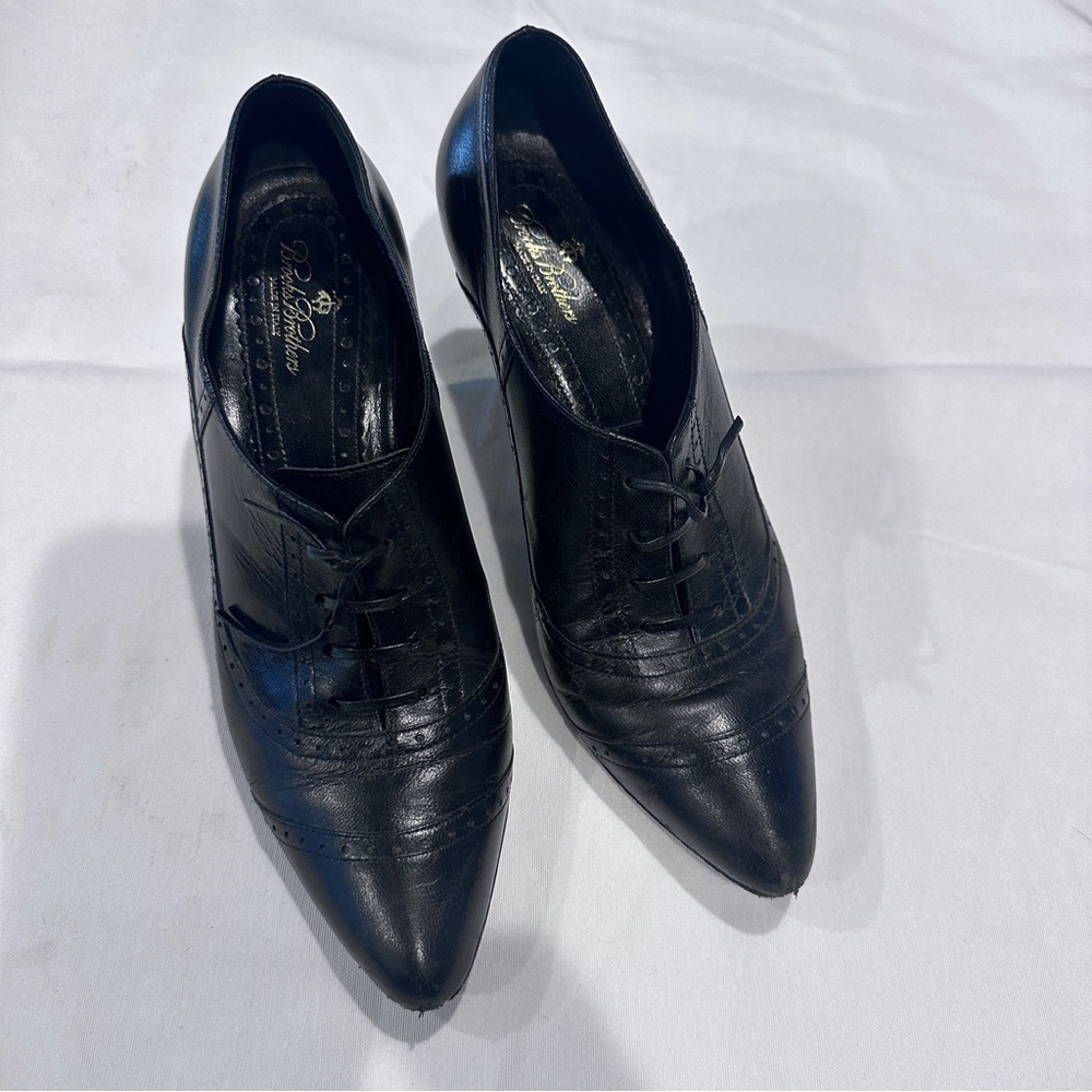 BROOKS BROTHERS ITALIAN BLACK LEATHER LACE UP HEELS, SIZE ??
